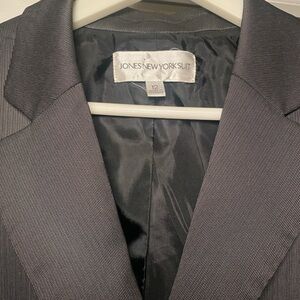 Jones New York Men's Charcoal Suit